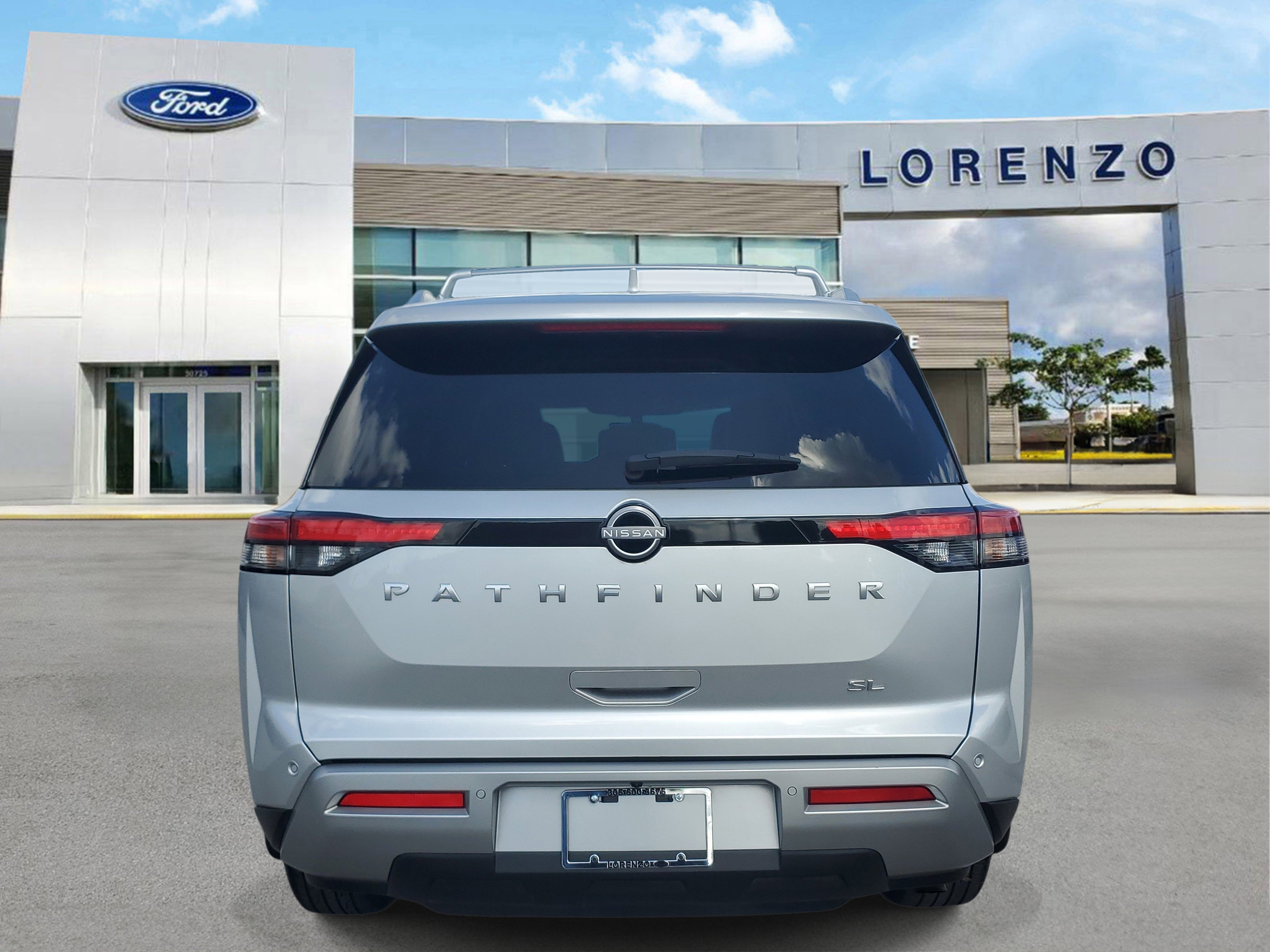Used 2024 Nissan Pathfinder SL FWD image 6