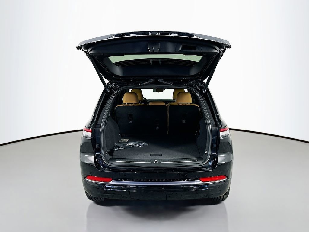 New 2026 Jeep Grand Cherokee Summit AWD/4WD image 16