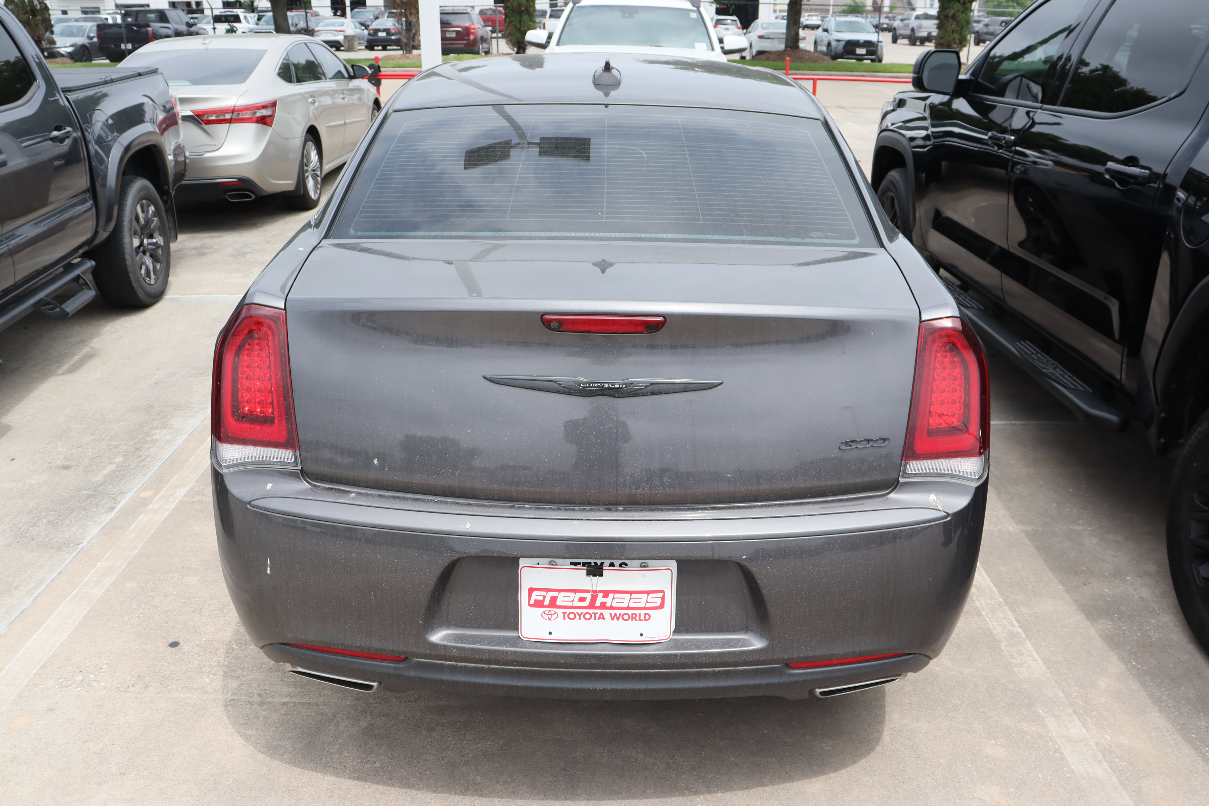 Used 2023 Chrysler 300 Touring w/ Sport Appearance Package RWD image 8