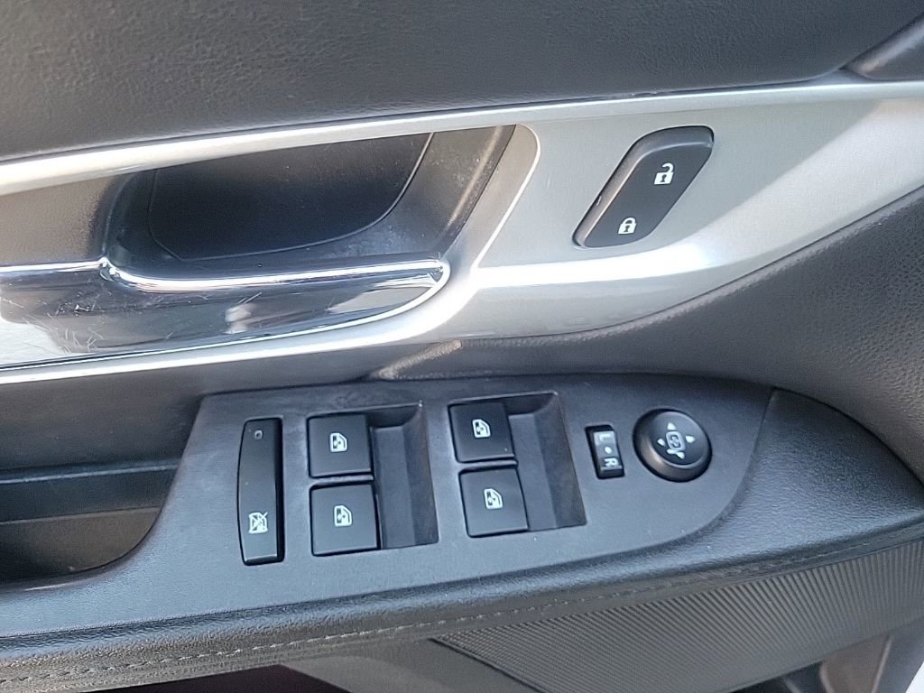 Used 2017 GMC Terrain SLE image 16