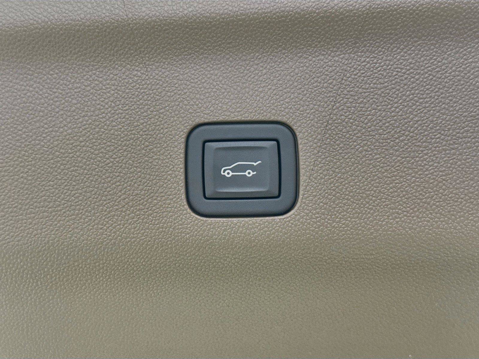 Used 2024 GMC Yukon XL Denali AWD/4WD image 38
