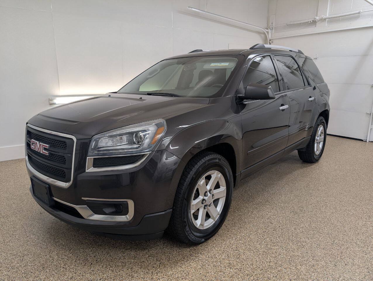 Used 2015 GMC Acadia SLE FWD image 2