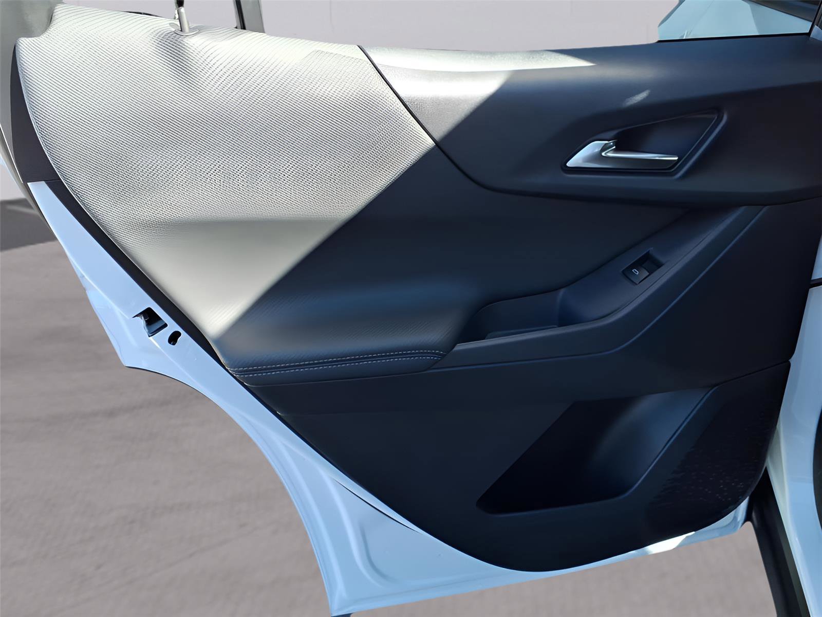 New 2026 Chevrolet Equinox LT w/ LPO, Floor Liner Package image 23