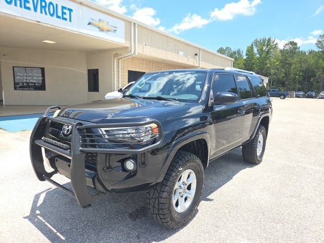 Used 2016 Toyota 4Runner SR5 AWD/4WD image 2