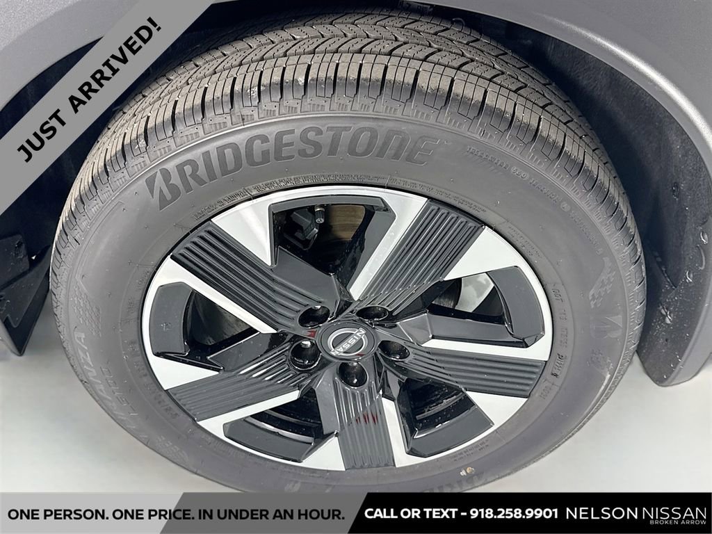 Certified 2025 Nissan Kicks SV image 27