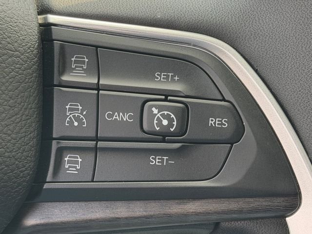 Used 2023 Jeep Grand Cherokee L Limited w/ Black Appearance Package AWD/4WD image 19