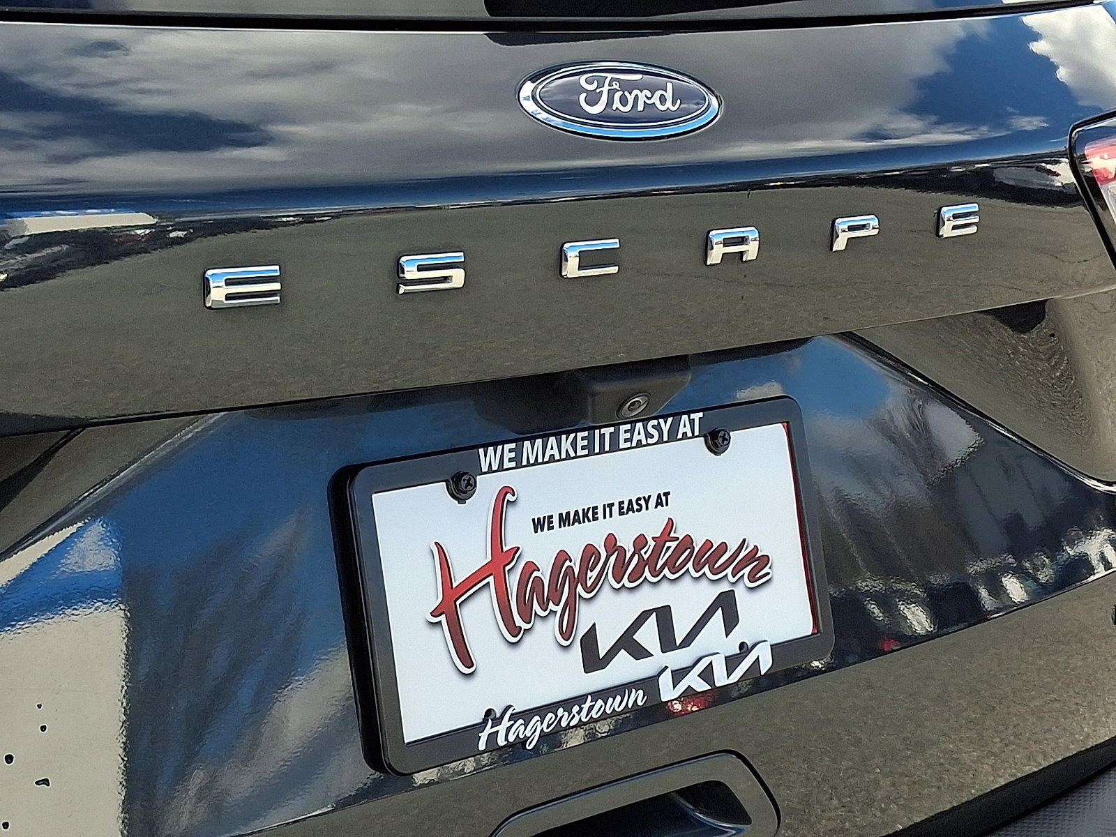 Used 2022 Ford Escape Titanium w/ Class II Trailer Tow Package image 33