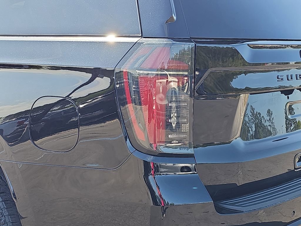 Used 2025 Chevrolet Suburban Z71 image 38