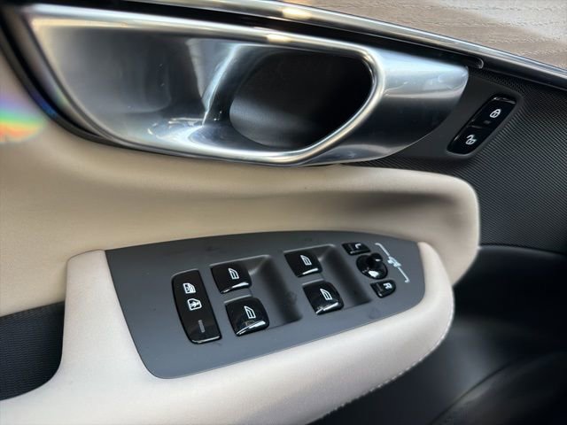 New 2026 Volvo XC90 B6 Plus w/ Protection Package Premier image 29