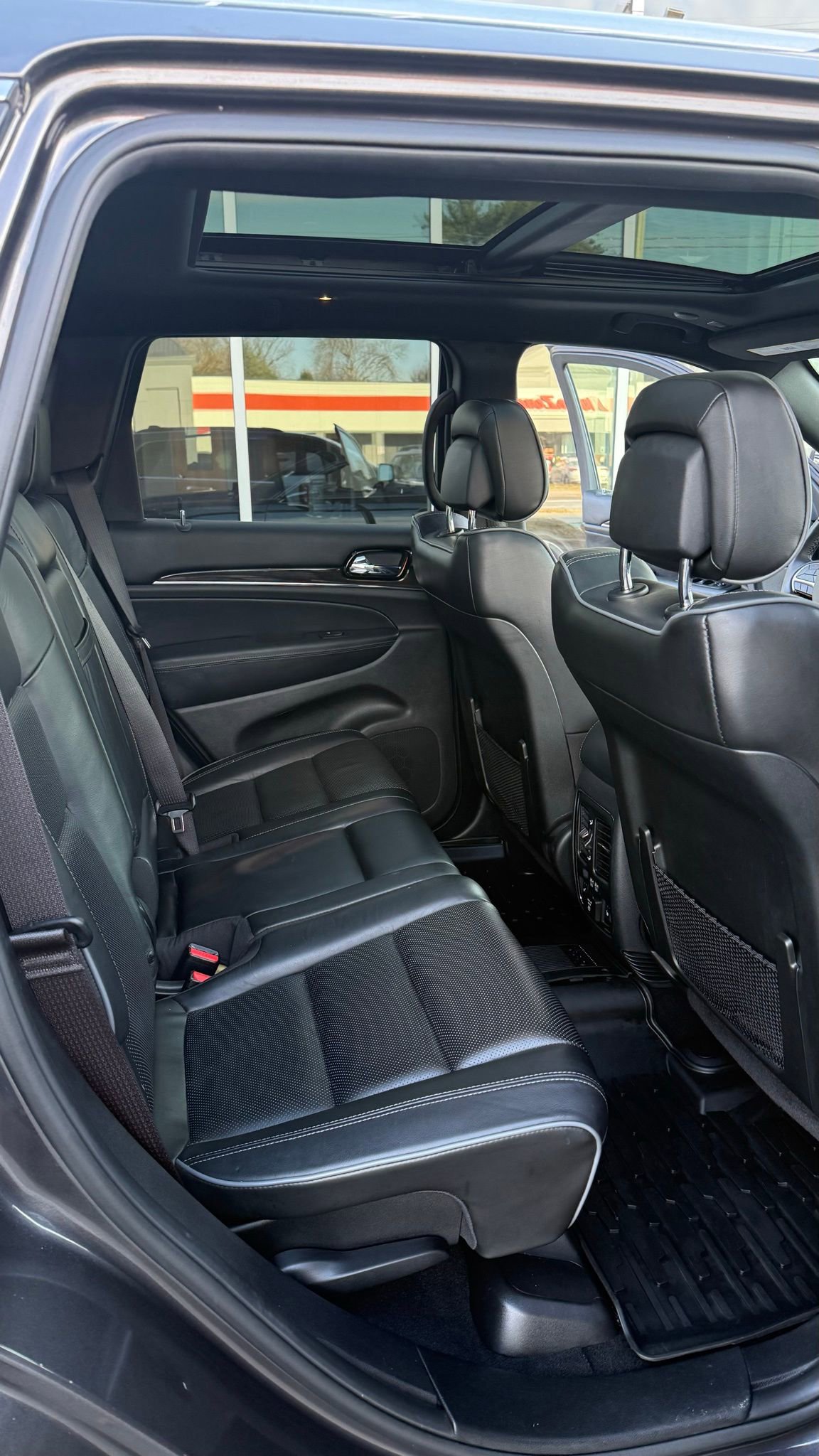 Used 2019 Jeep Grand Cherokee Overland image 21