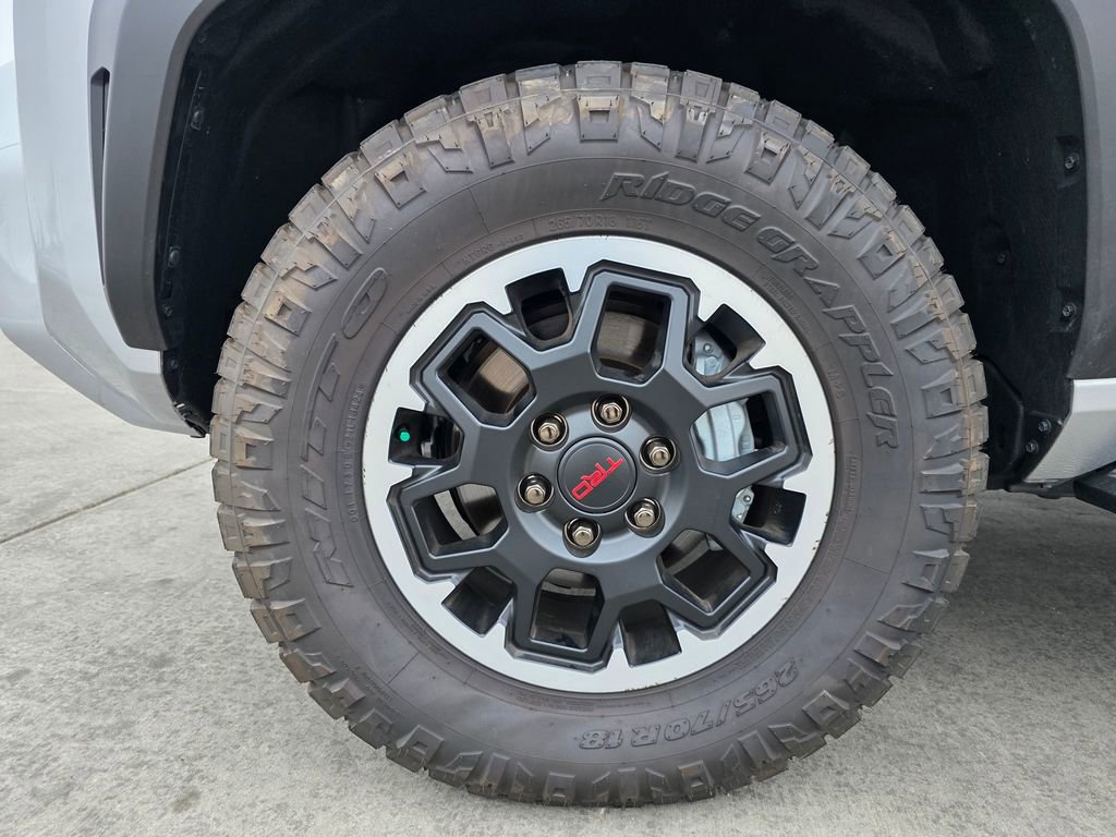 Used 2025 Toyota 4Runner TRD Off-Road Premium AWD/4WD image 32