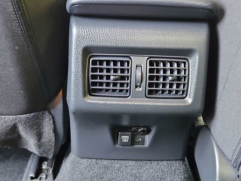 Used 2025 Toyota Camry SE FWD image 28