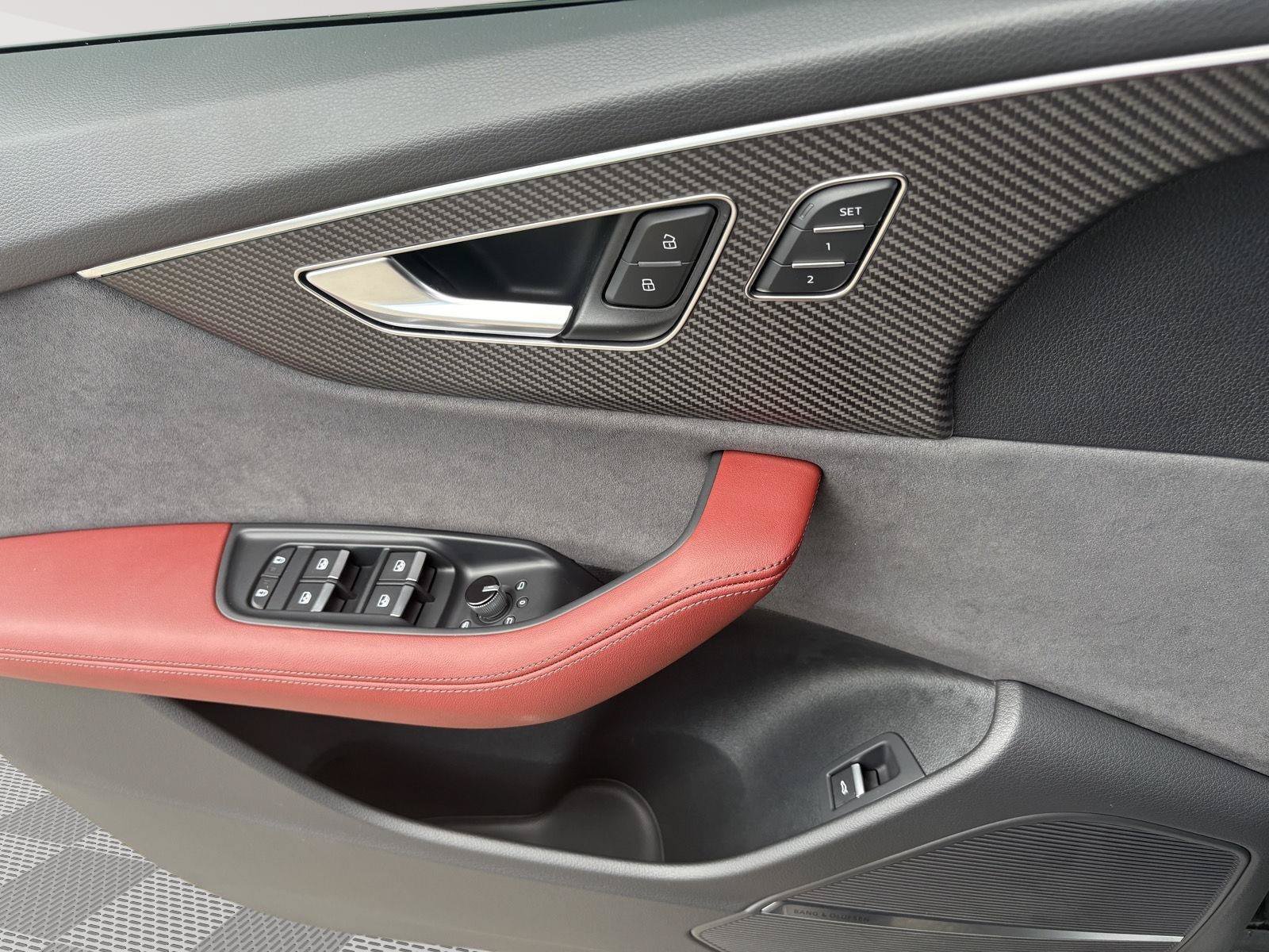 Certified 2024 Audi SQ8 Prestige AWD/4WD image 12