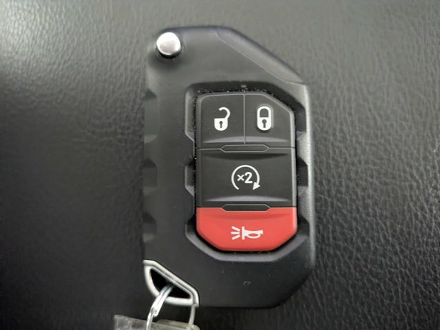 Certified 2026 Jeep Wrangler Unlimited Sahara AWD/4WD image 30