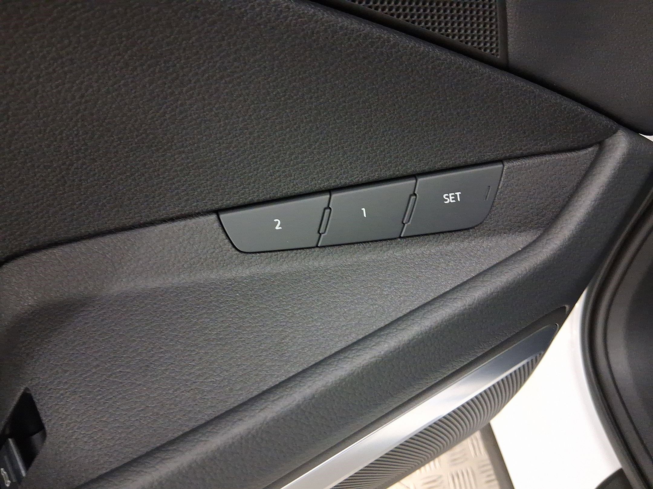 Used 2024 Audi Q8 e-tron Premium Plus w/ Premium Plus Package image 15