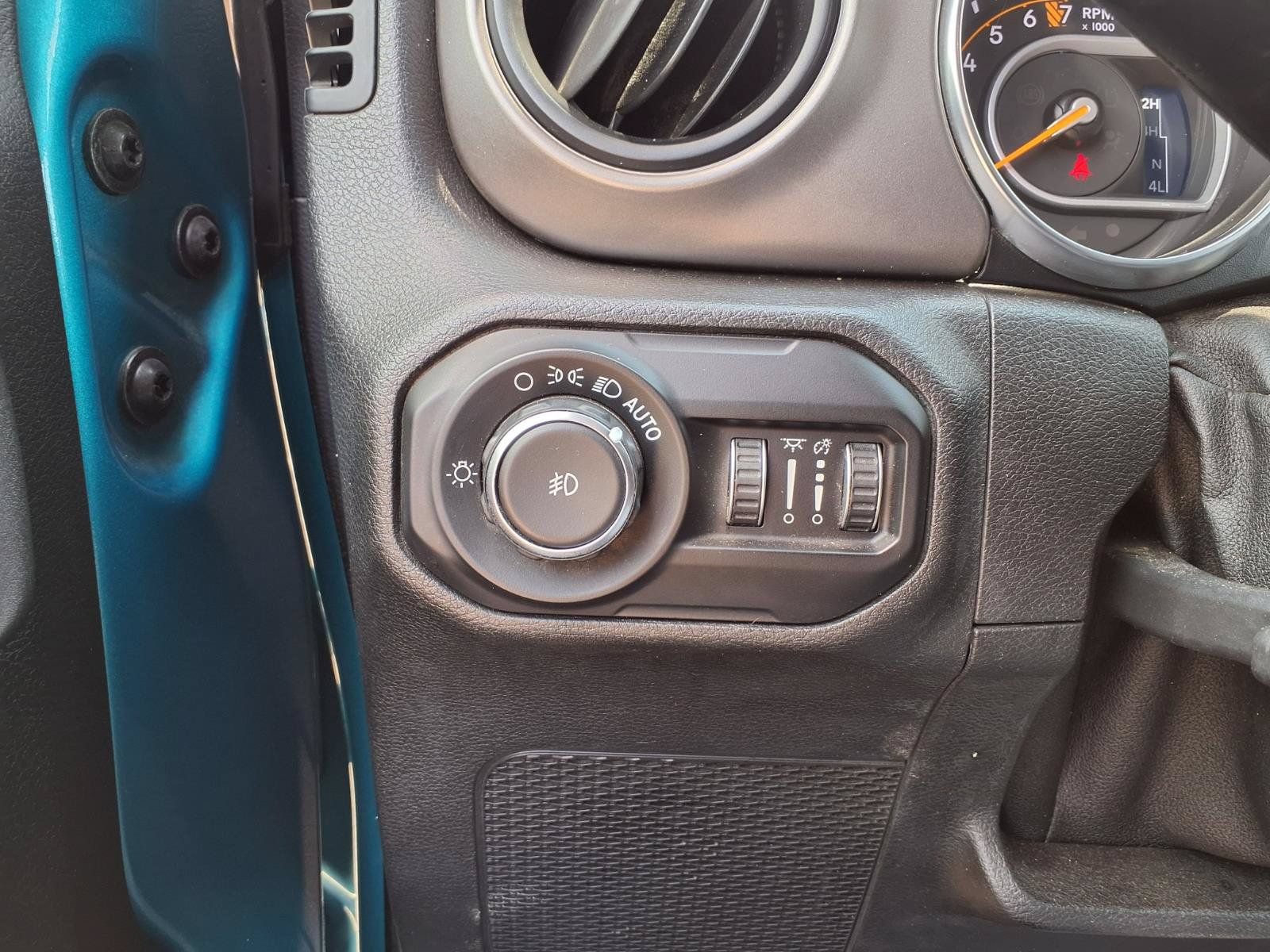 Used 2019 Jeep Wrangler Unlimited Sport S AWD/4WD image 23