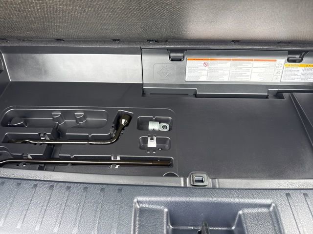 Used 2023 Toyota Highlander LE image 27