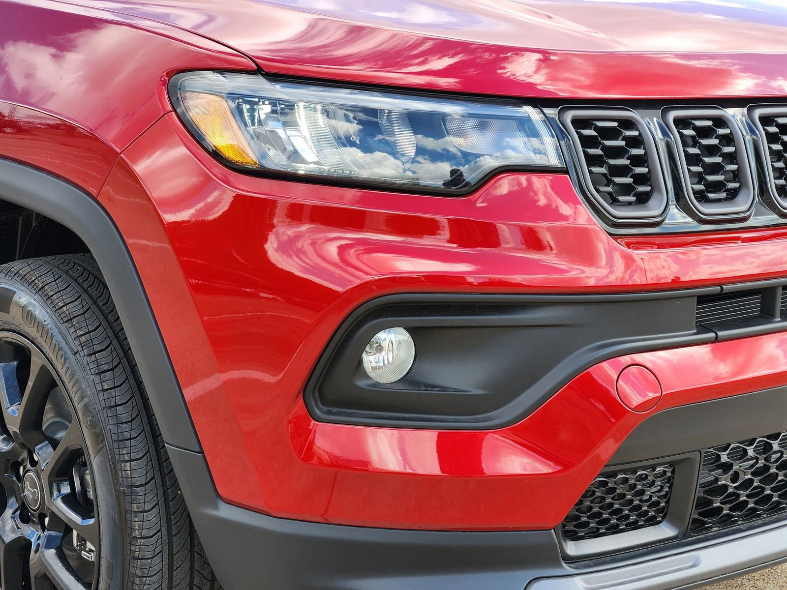 New 2026 Jeep Compass Latitude image 9