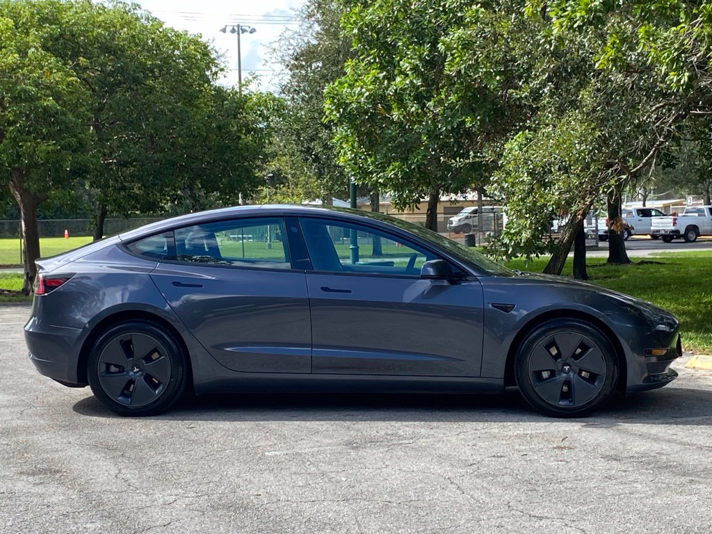 Used 2023 Tesla Model 3 Standard Range RWD image 9