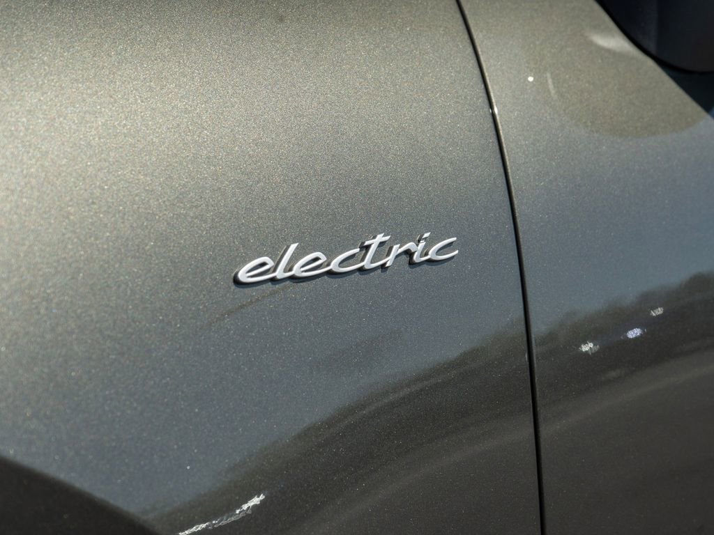 Used 2024 Porsche Macan 4 Electric image 15