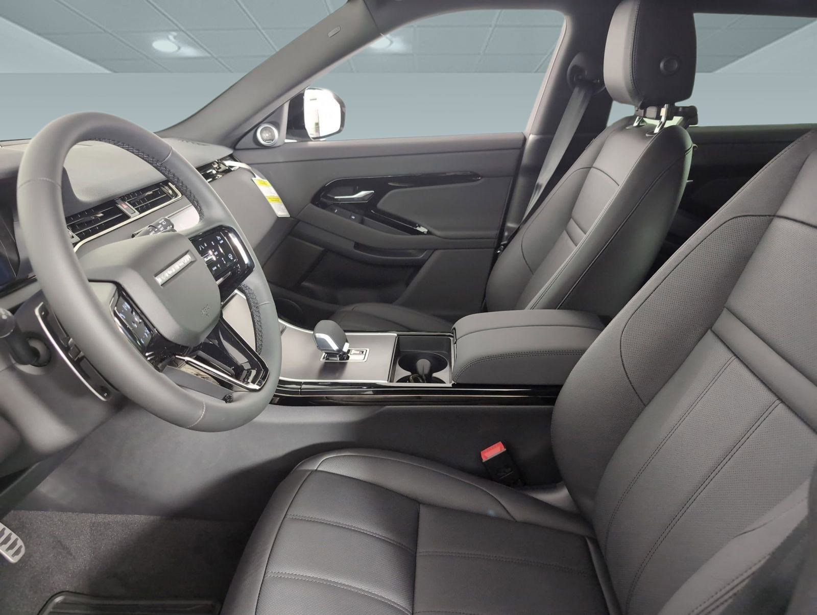 Certified 2026 Land Rover Range Rover Evoque Dynamic SE image 4