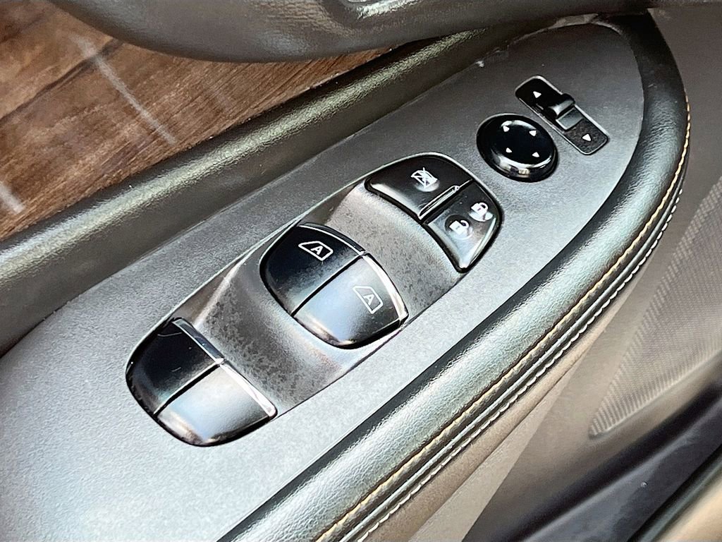 Used 2021 Nissan Murano Platinum w/ Cargo Package FWD image 18