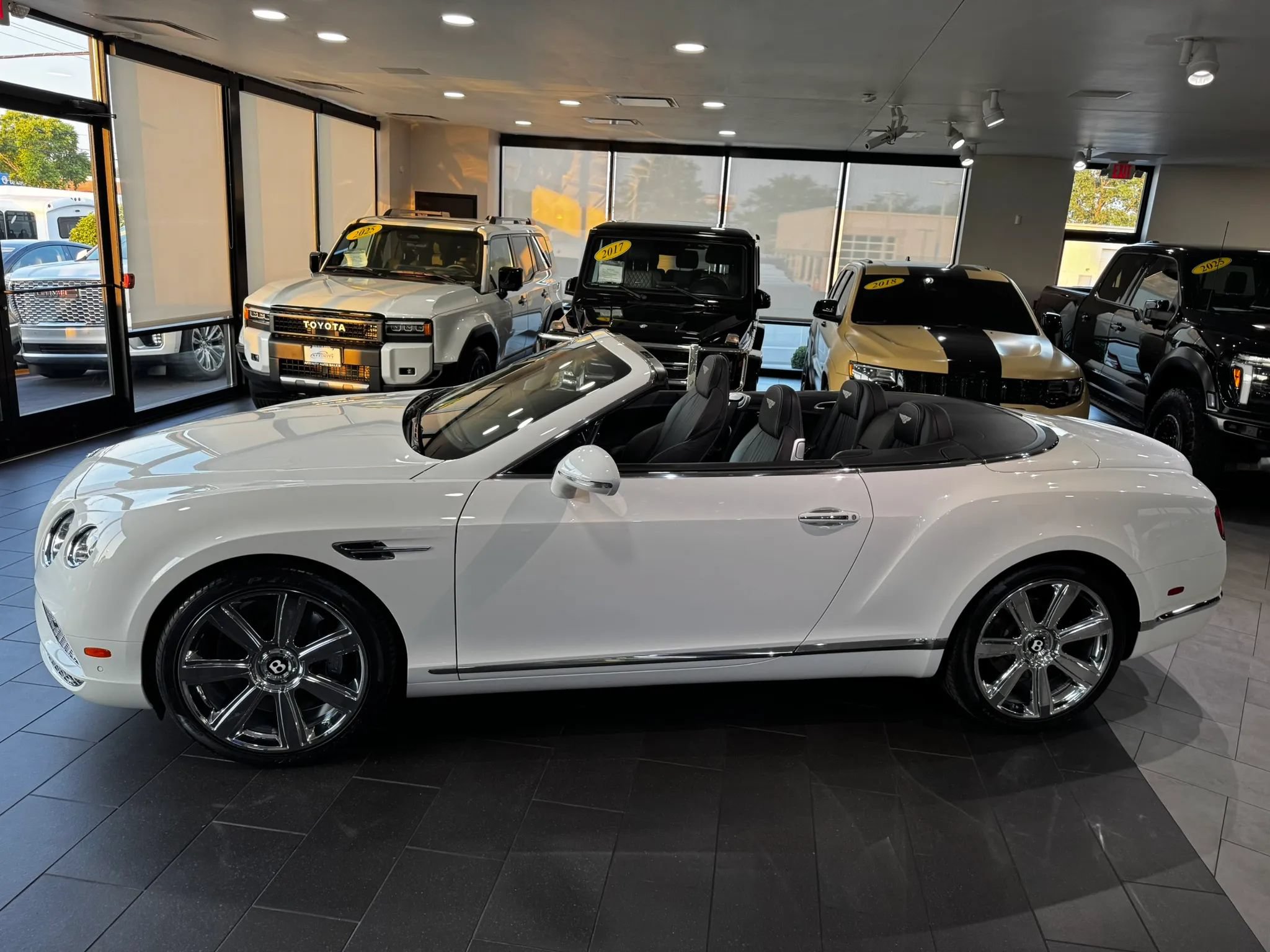 Used 2017 Bentley Continental GT AWD/4WD image 2