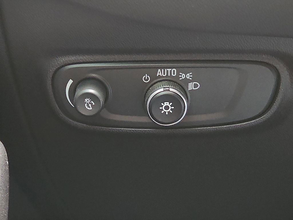 Used 2024 Chevrolet Equinox RS w/ RS Leather Package image 26