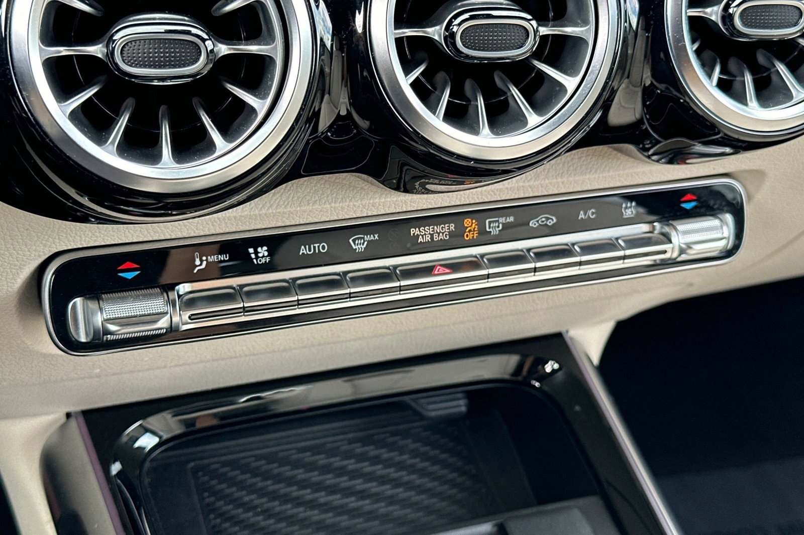 Used 2023 Mercedes-Benz EQB 300 4MATIC image 26