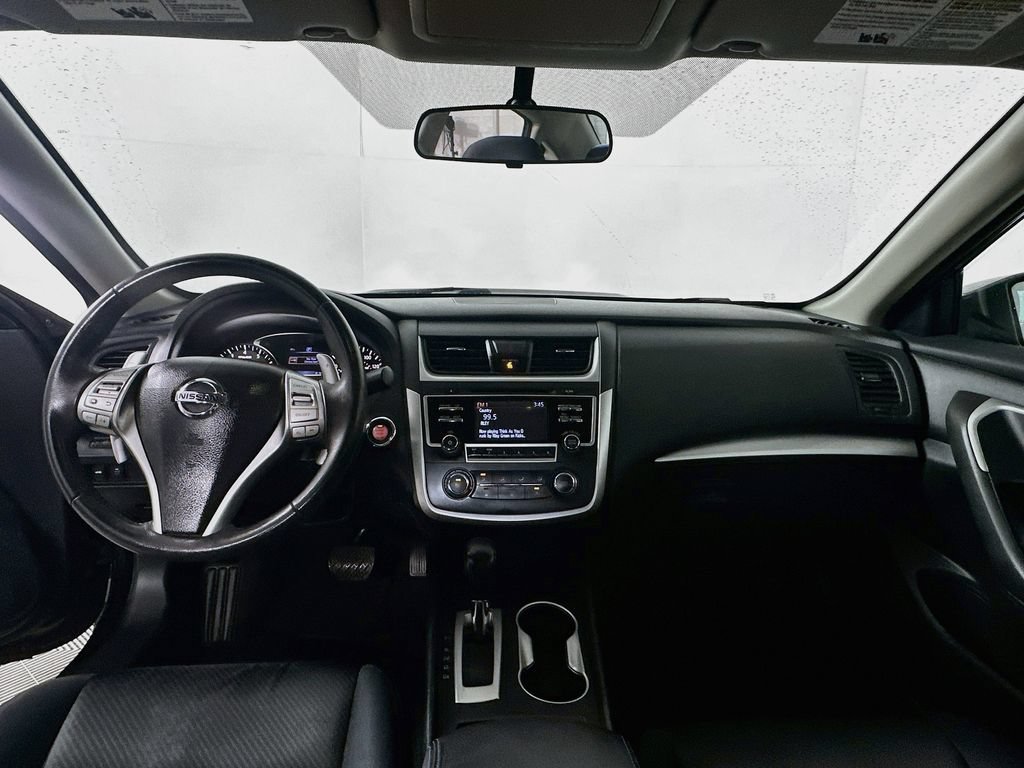 Used 2017 Nissan Altima 2.5 SR w/ Midnight Edition Package FWD image 3