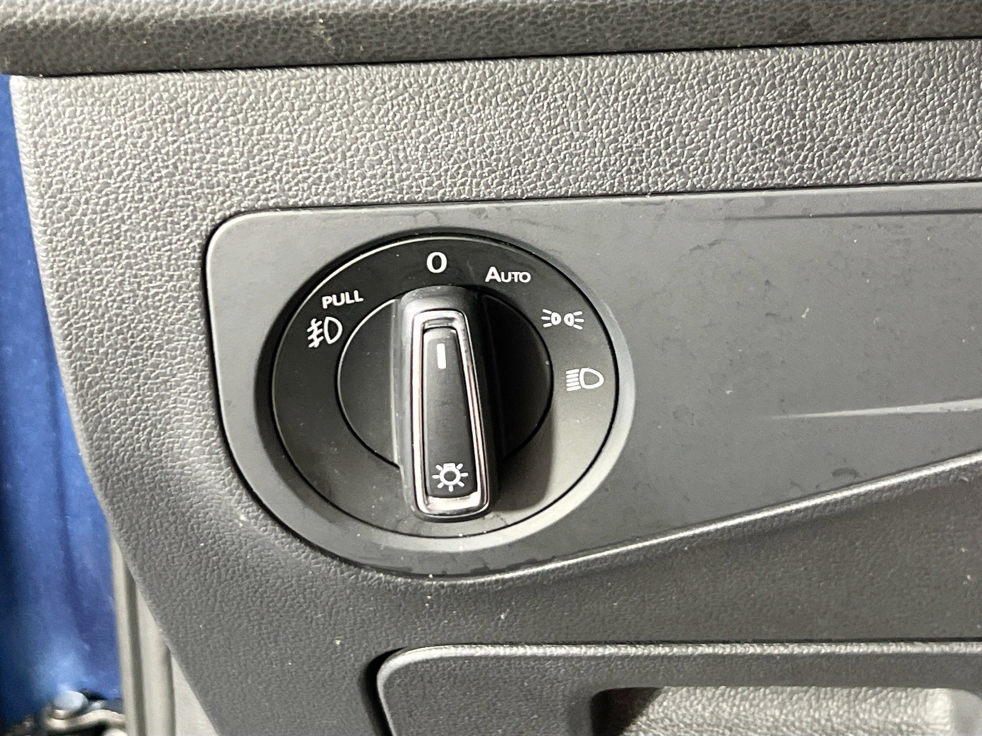 Used 2018 Volkswagen Tiguan SEL image 10