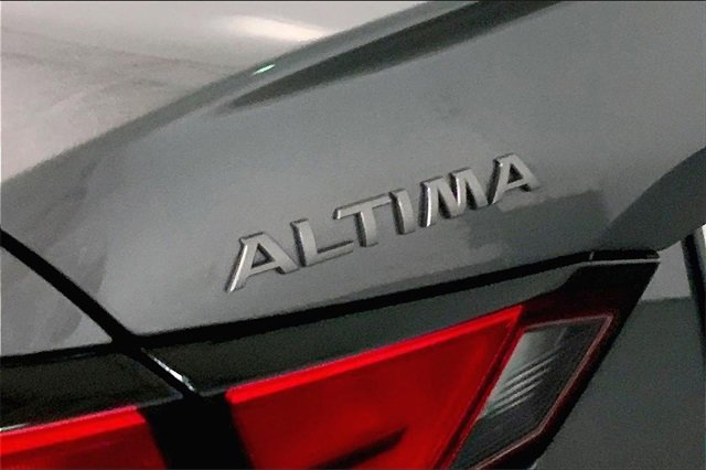 Used 2025 Nissan Altima 2.5 SV image 29