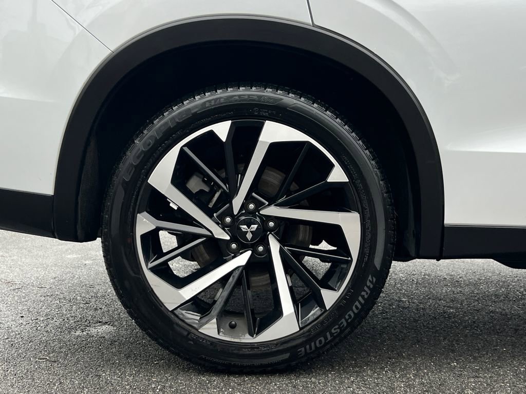 Used 2024 Mitsubishi Outlander SE image 9