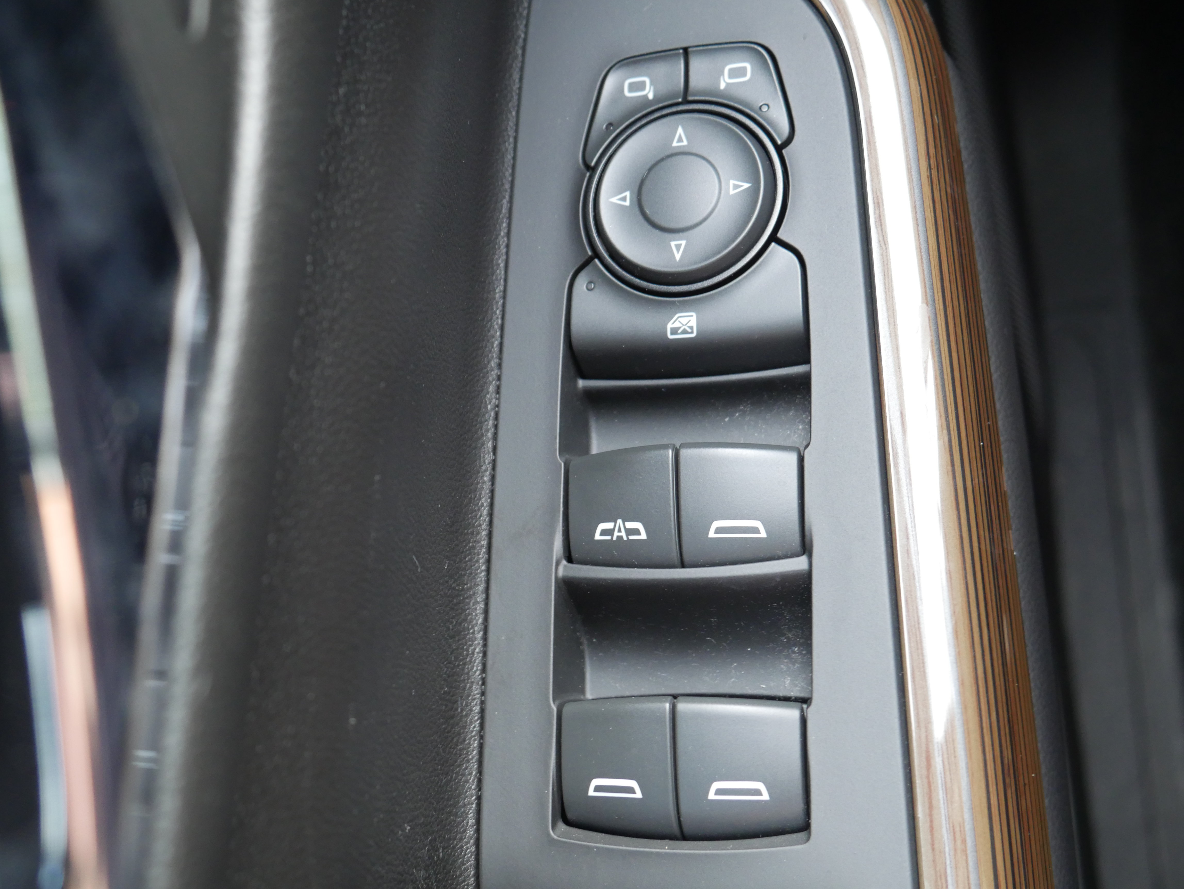 Certified 2023 GMC Acadia SLE w/ Driver Convenience Package AWD/4WD image 30
