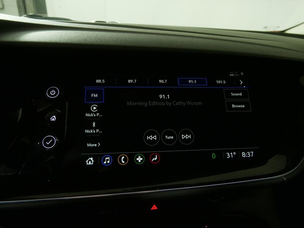 Used 2023 Buick Envision Essence image 28