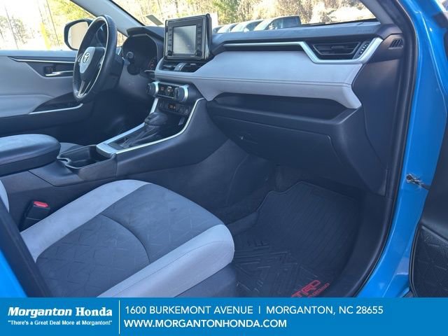 Used 2021 Toyota RAV4 XLE w/ Convenience Package image 39