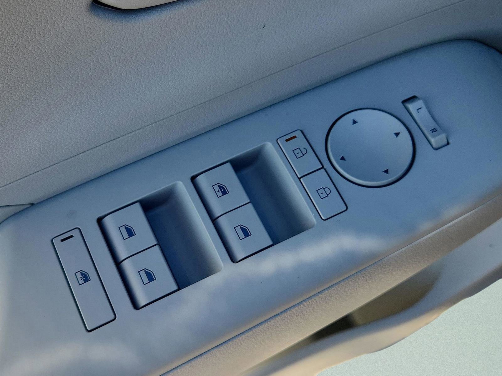 New 2026 Hyundai Kona SE image 16