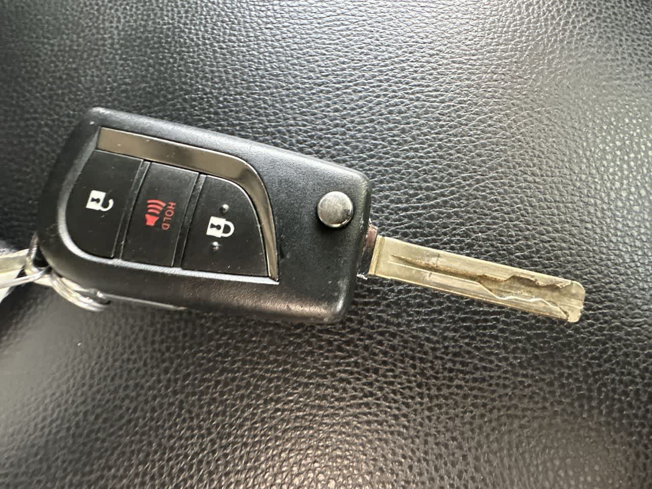 Used 2025 Toyota RAV4 LE AWD/4WD image 28
