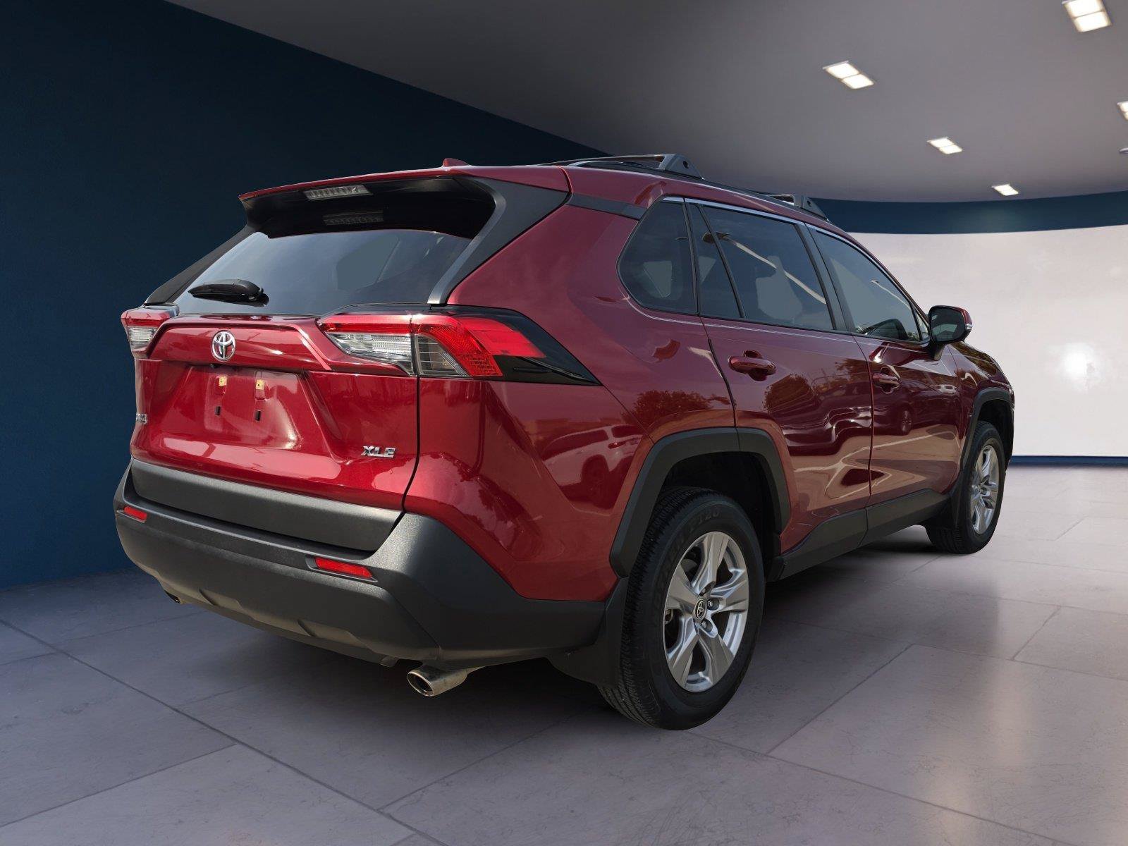 Used 2023 Toyota RAV4 XLE w/ Convenience Package FWD image 5