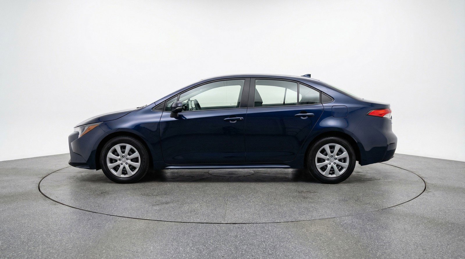 Used 2025 Toyota Corolla LE image 5