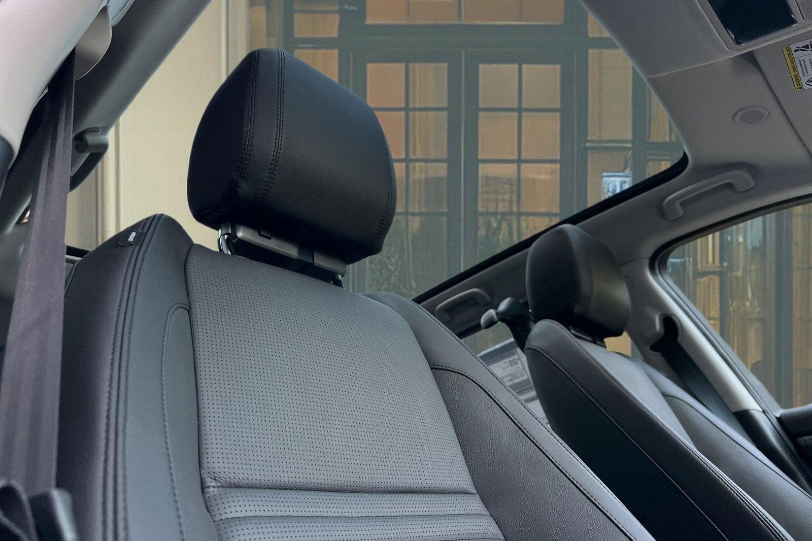 New 2025 Land Rover Discovery Sport S image 25