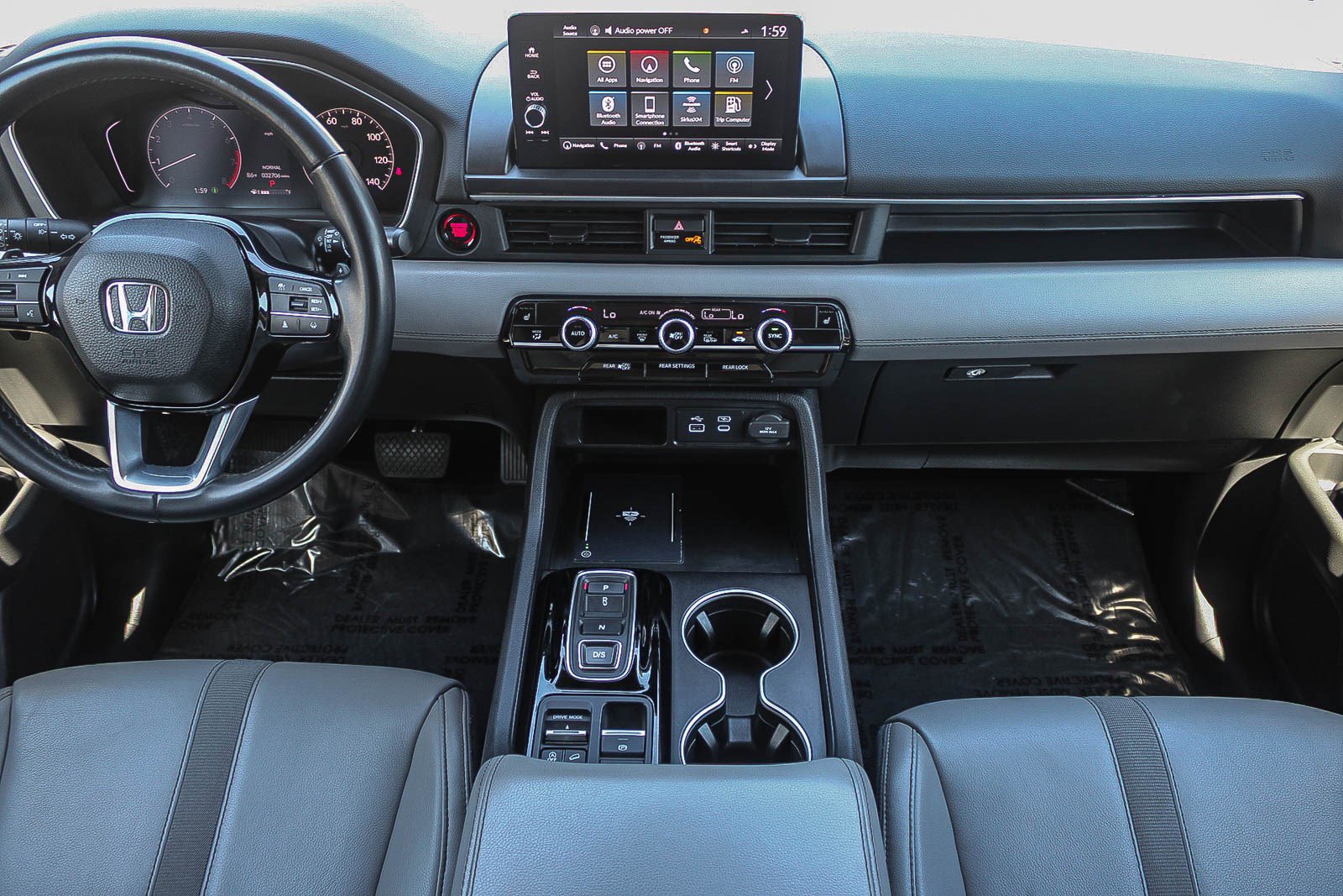 Used 2024 Honda Pilot Touring image 13