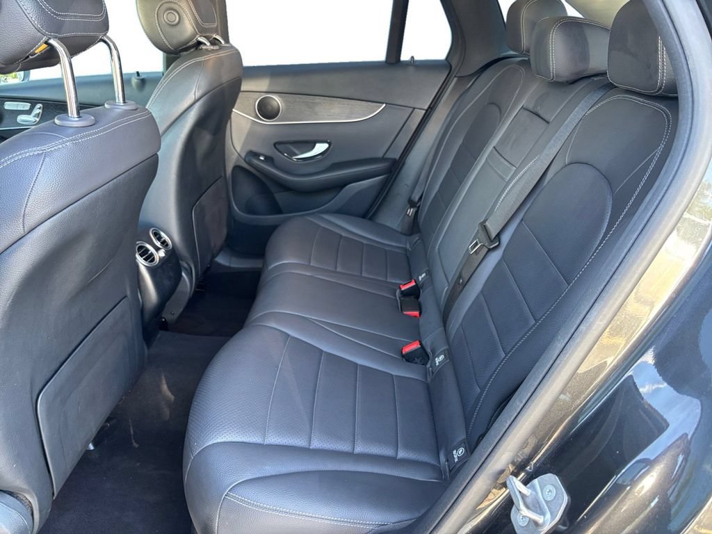 Used 2021 Mercedes-Benz GLC 300 w/ Premium Package image 14