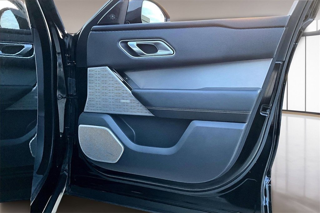 Used 2020 Land Rover Range Rover Velar R-Dynamic S image 26