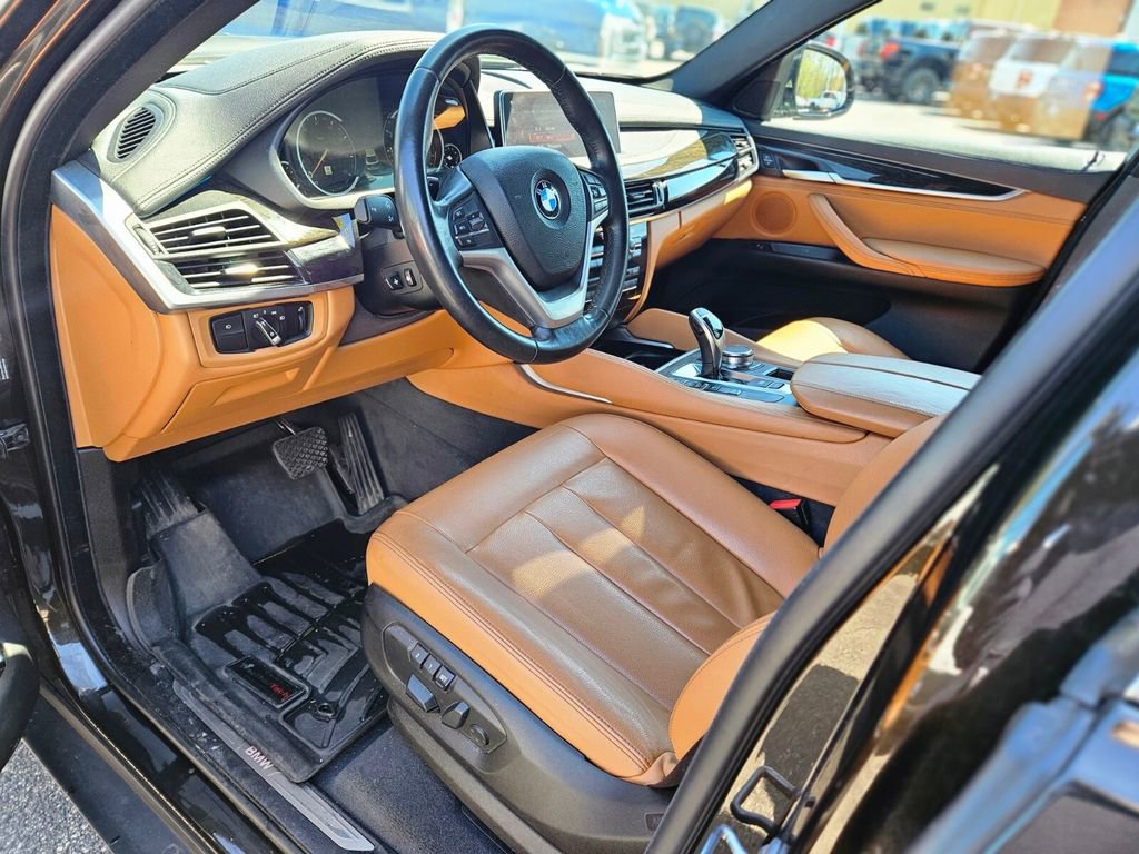 Used 2019 BMW X6 xDrive35i w/ Convenience Package AWD/4WD image 17
