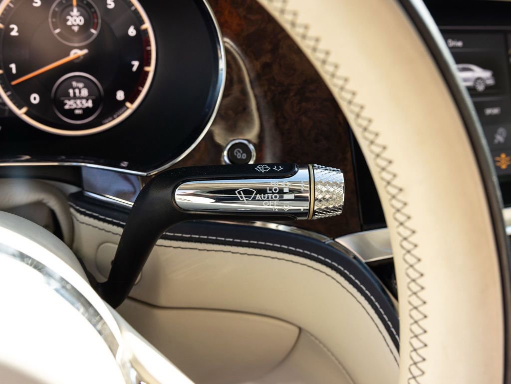 Used 2021 Bentley Flying Spur W12 AWD/4WD image 38