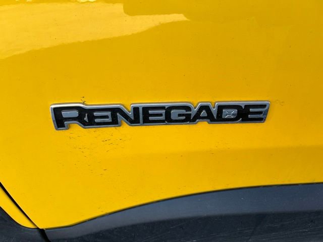 Used 2023 Jeep Renegade Latitude AWD/4WD image 7