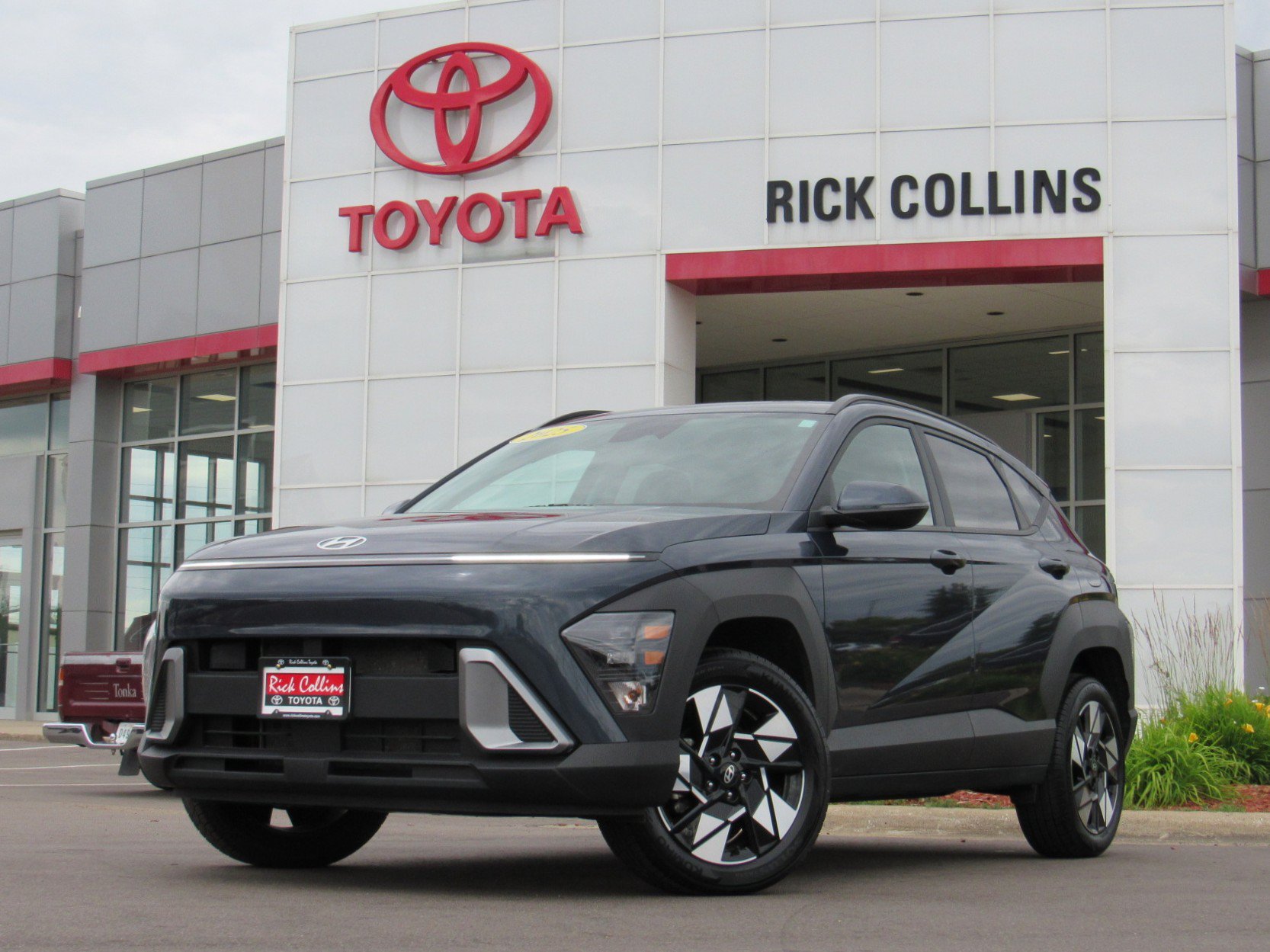 Used 2025 Hyundai Kona SEL AWD/4WD image 1
