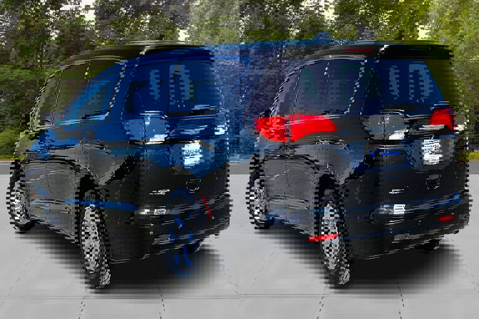 Used 2017 Chrysler Pacifica LX w/ Tire & Wheel Group image 4