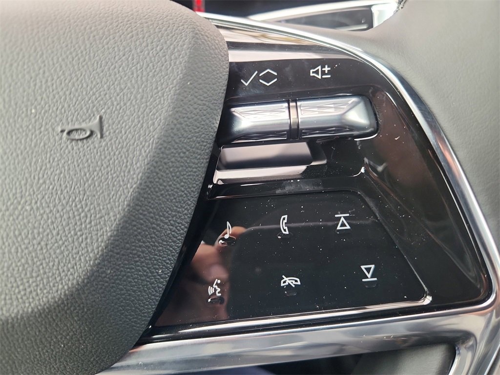 New 2026 Cadillac Vistiq Luxury image 11